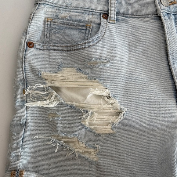 NWT American Eagle Outfitters Women's Light Denim Distressed Jean Shorts - Picture 7 of 10